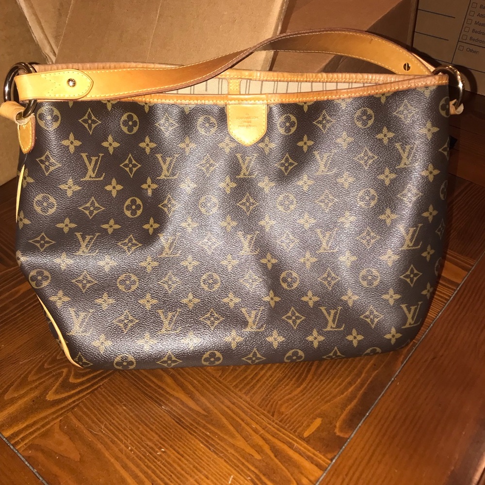 Delightful PM Monogram, Great used Condition. Smoke Free Home.